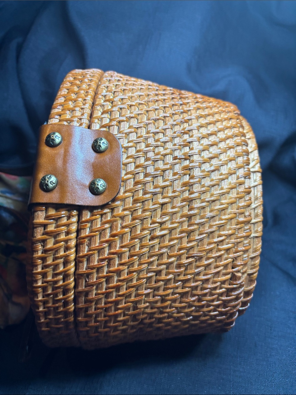 Patricia Nash Purse Bag Woven Round Basket with scarf New! Caselle mirror - Picture 8 of 12